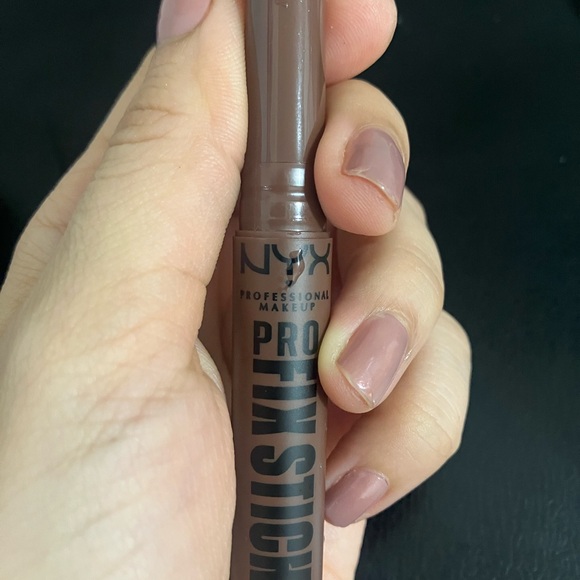 NYX Pro Fix Stick Color Correcting Concealers - Picture 7 of 11
